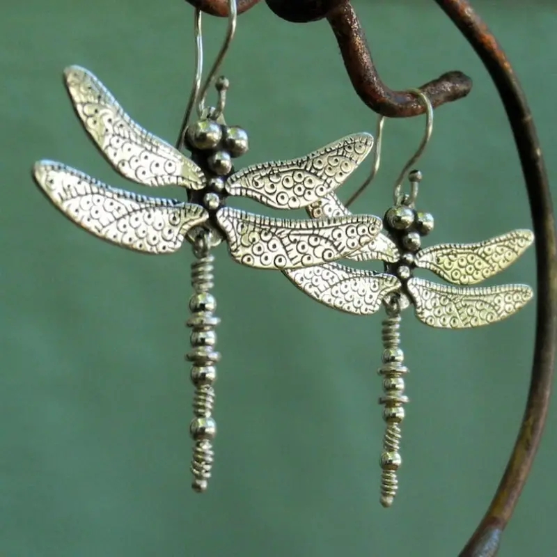 Vintage Fashion Ornaments - Vintage Dragonfly Design Rzeźbiony wzór Dangle