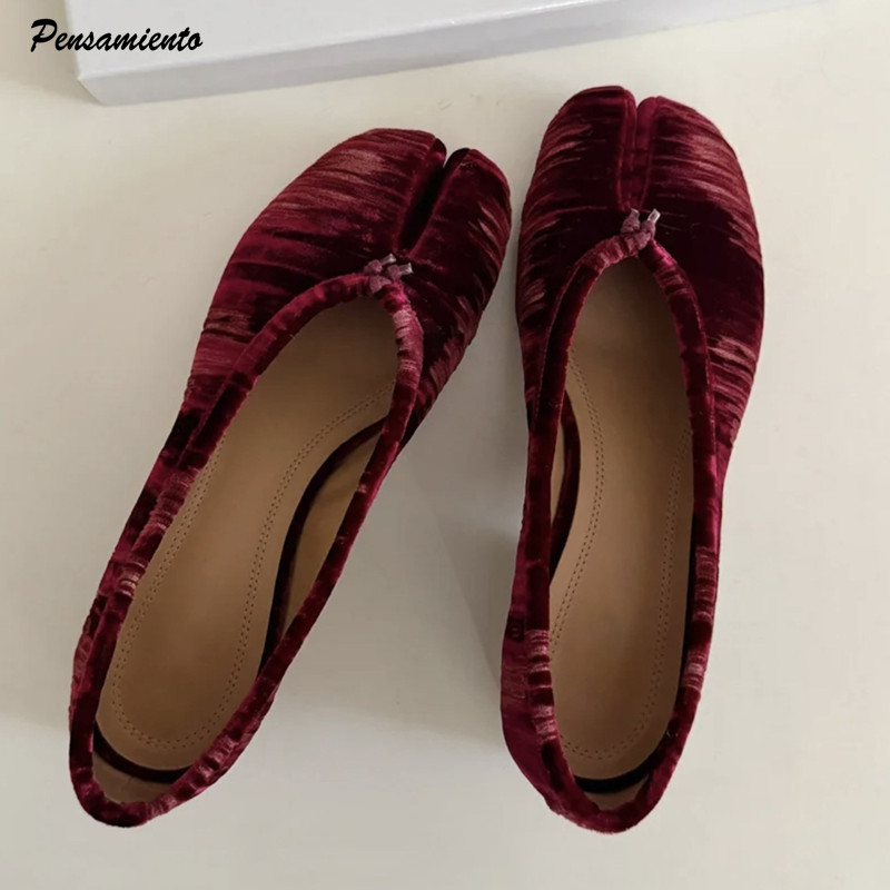 Vintage Fashion Aesthetic - Modne plisowane flanelowe baleriny z dzielonym