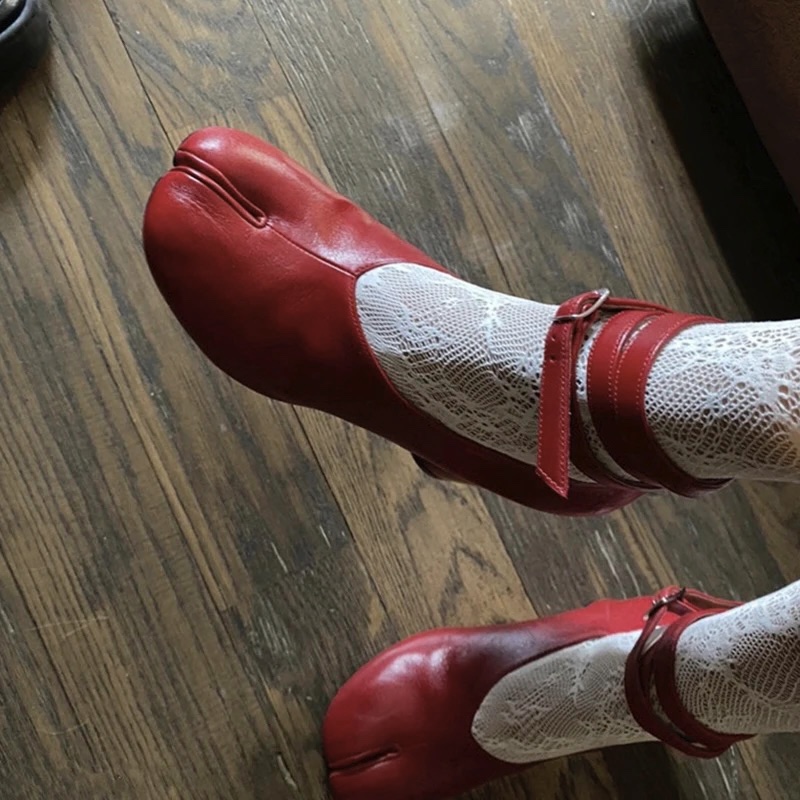 Vintage Fashion Female - Damskie czółenka z dzielonym palcem, na