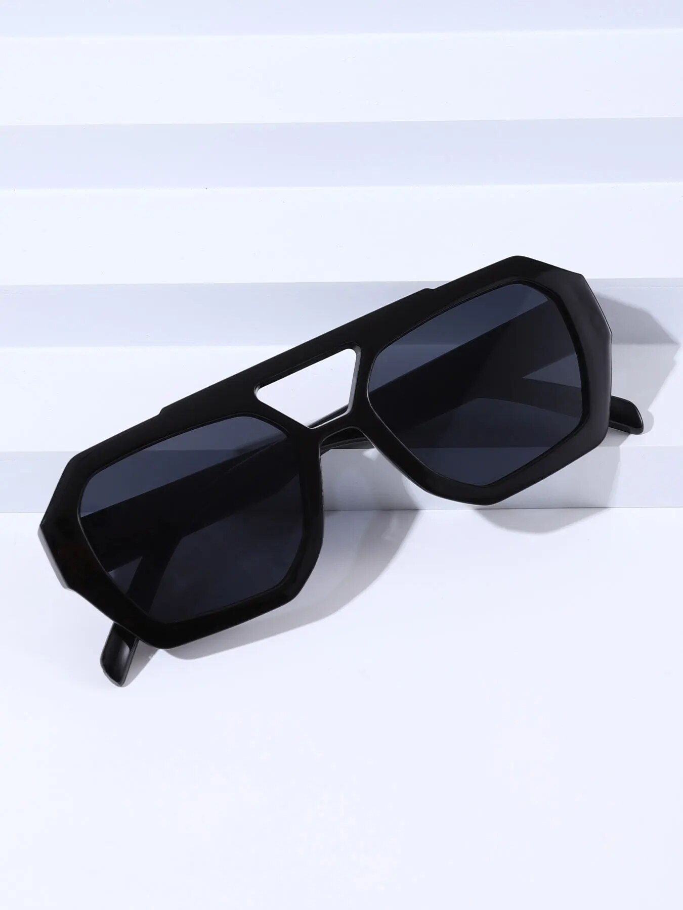 Okulary przeciwsłoneczne w sty – Vintage Outdoor Fashion recenzja i cena