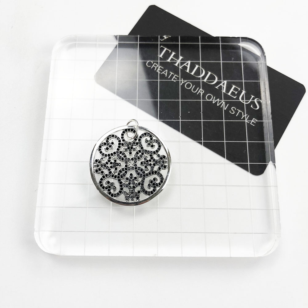 Wisiorek Arabesque Disc Orname – Vintage Fashion Ornaments recenzja i cena